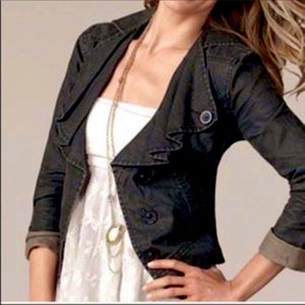 Cabi waxed linen ruffle up jacket. Size Med